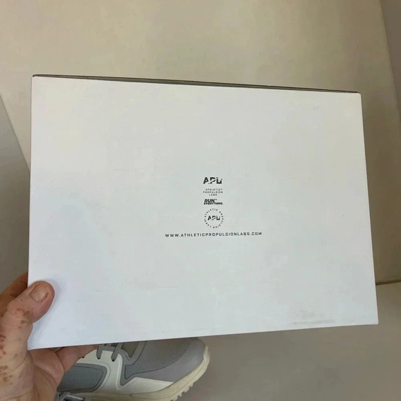 APL Techloom Defender High Top
Sneaker Clay Pristine Color Men Size 8.5 New - Picture 10 of 11